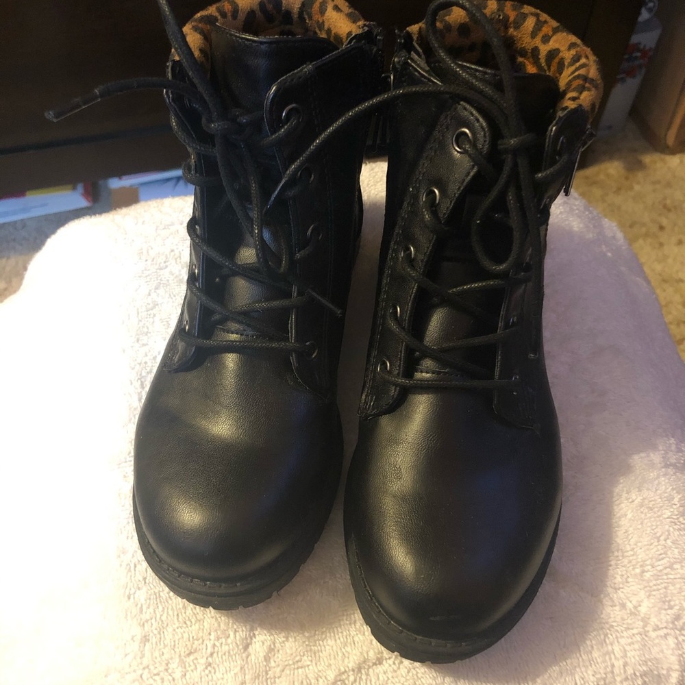 Kids boots